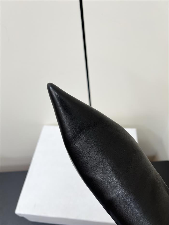 2025112817431578 370